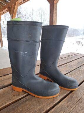 Gray Steel Toe Muck Boots Men 9 Women 11